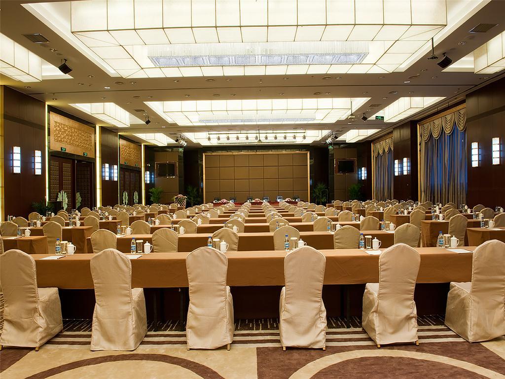 Golden Mountain International Hotel Lajjang Kültér fotó