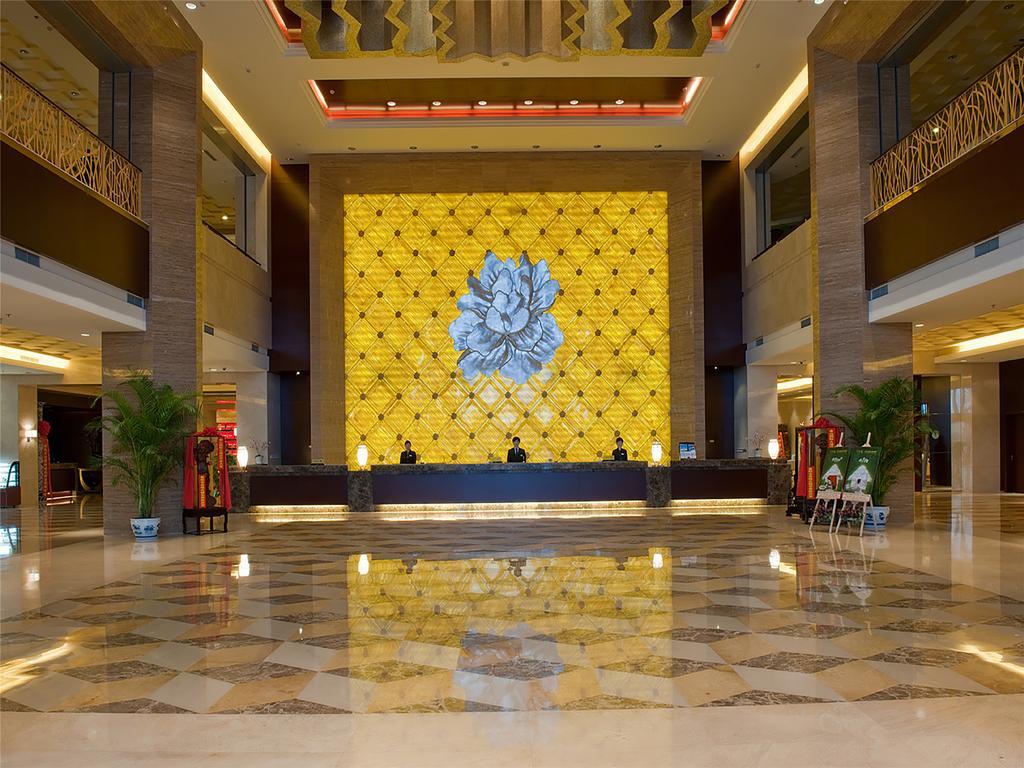 Golden Mountain International Hotel Lajjang Kültér fotó