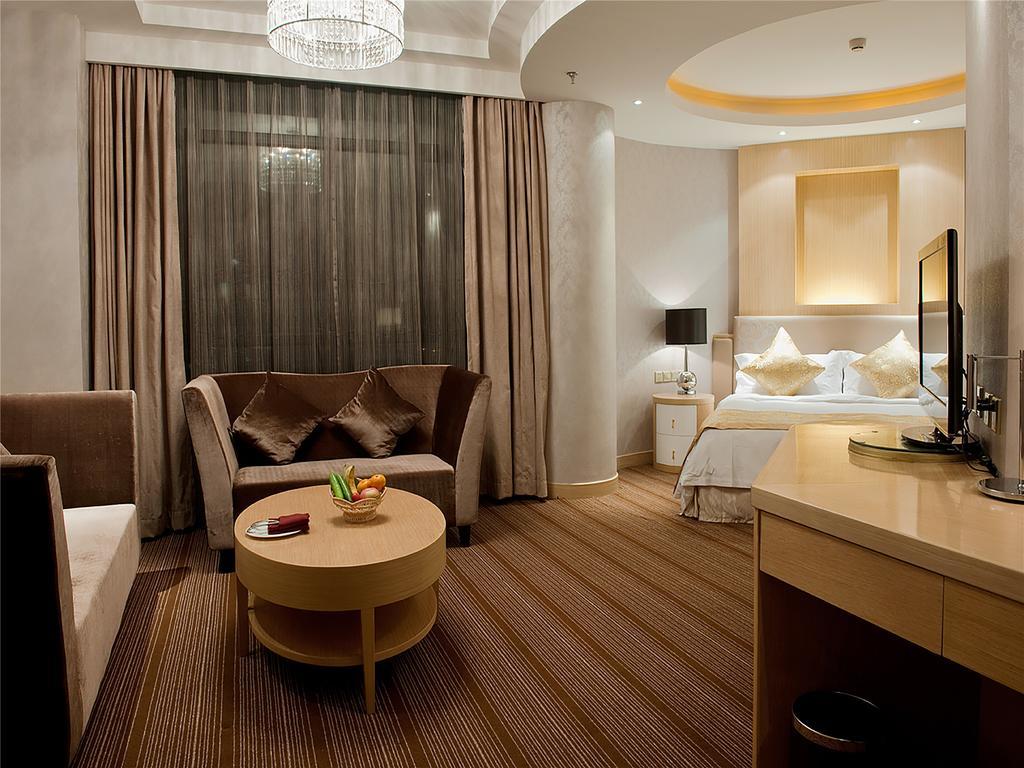 Golden Mountain International Hotel Lajjang Kültér fotó