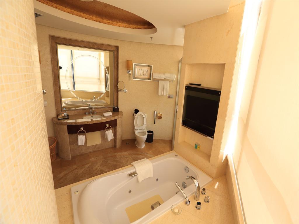 Golden Mountain International Hotel Lajjang Kültér fotó