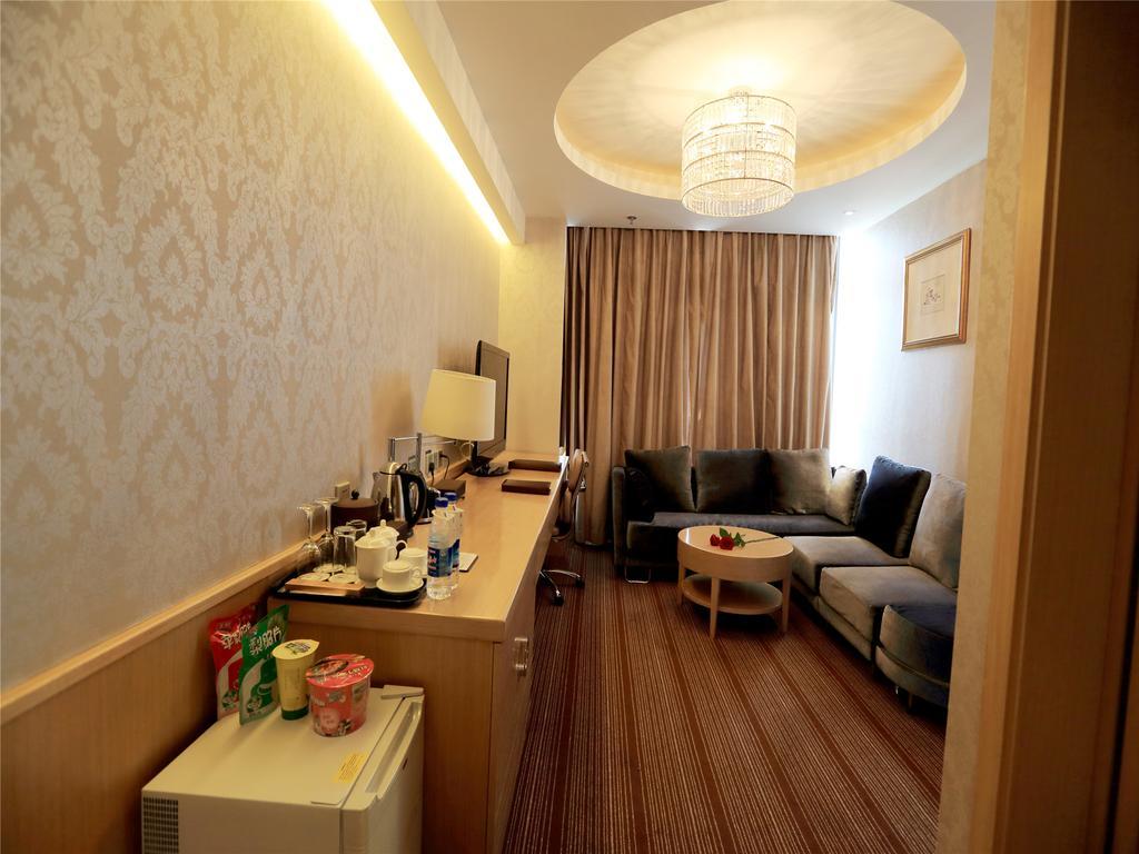 Golden Mountain International Hotel Lajjang Kültér fotó